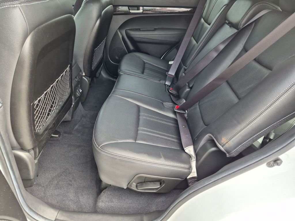 Used 2014 White Kia EX image 25