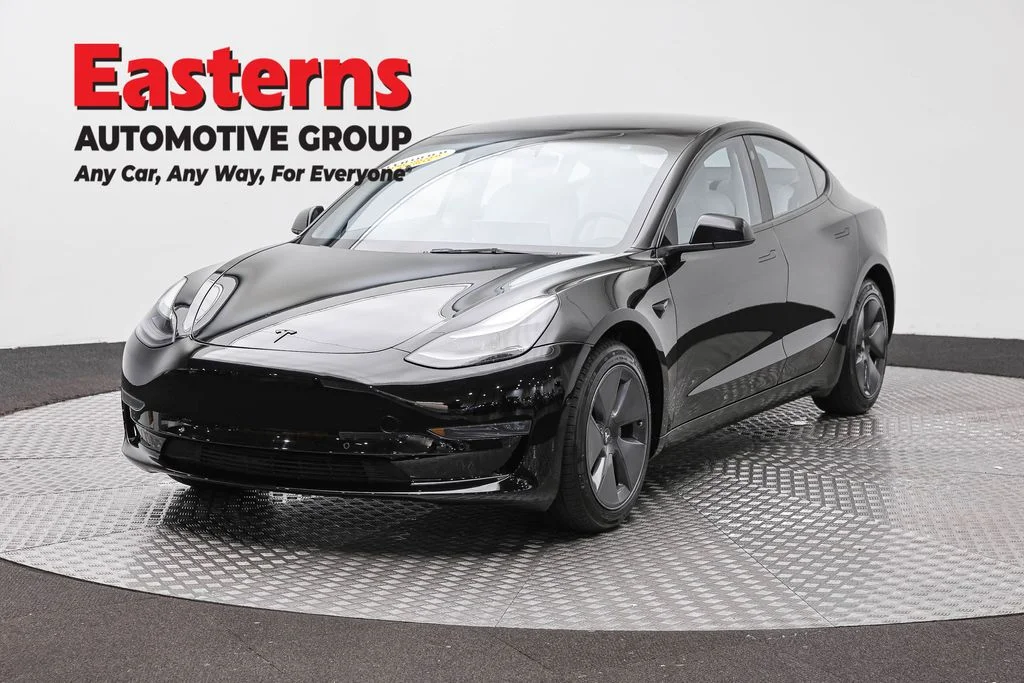 Used 2022 Black Tesla Long Range image 1