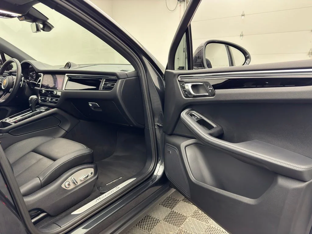 Used 2022 Volcano Grey Metallic Porsche S image 35