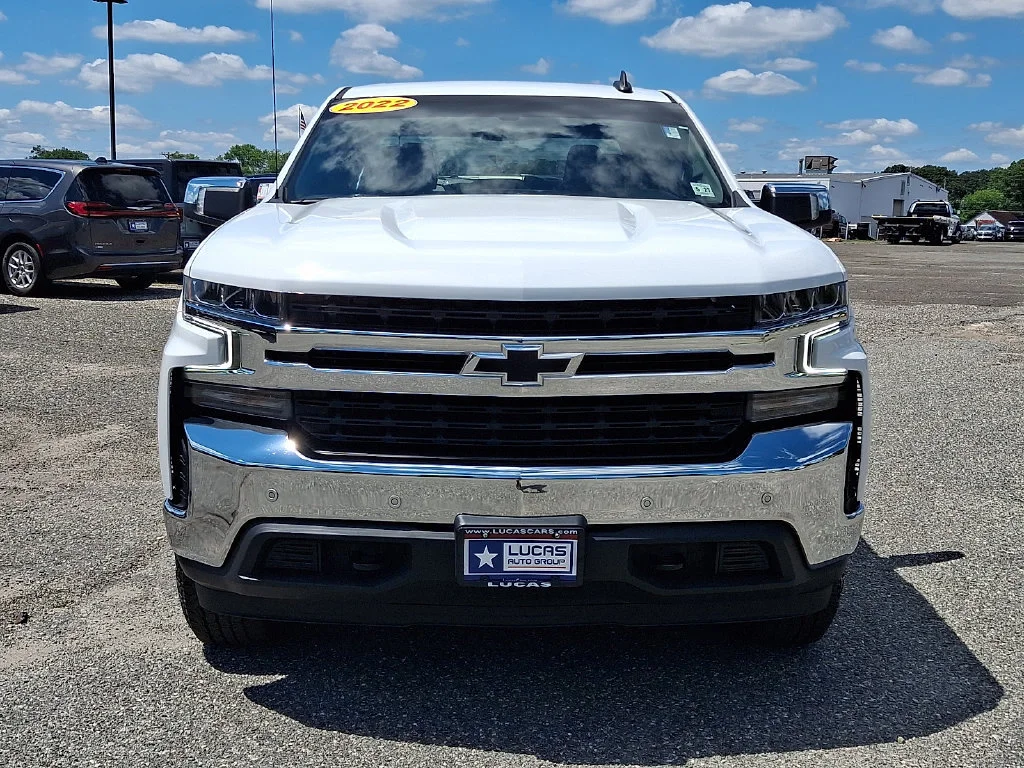 Used 2022 Summit White Chevrolet LT image 4