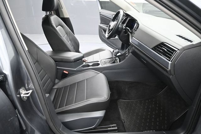 Used 2023 Platinum Gray Metallic Volkswagen 1.5T SE image 16