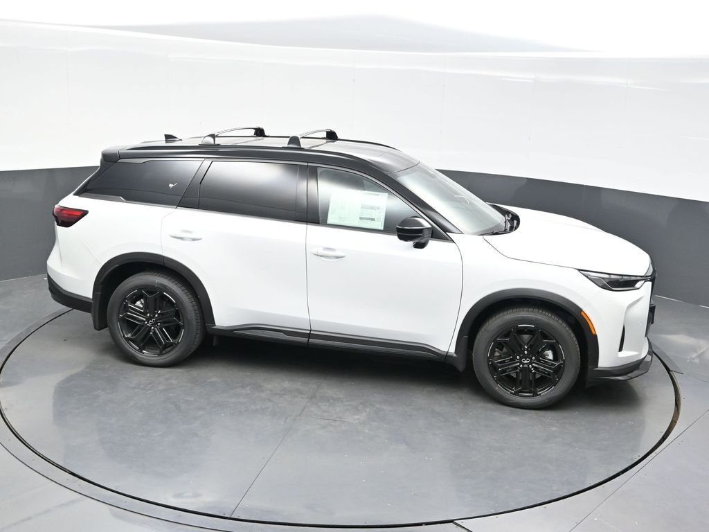 New 2027 2T RAD WHT INFINITI Sport AWD image 44