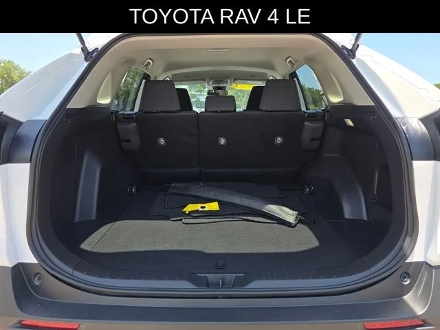 2025 Toyota RAV4 LE - Photo 15