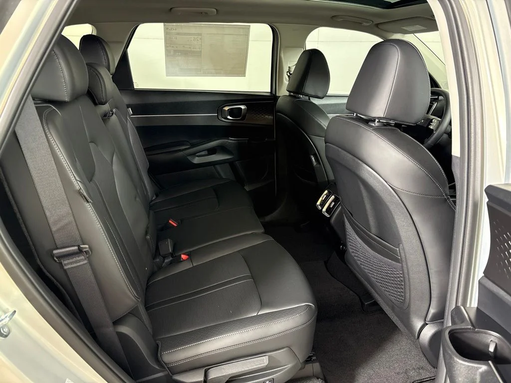 New 2026 Ivory Silver Kia S image 20