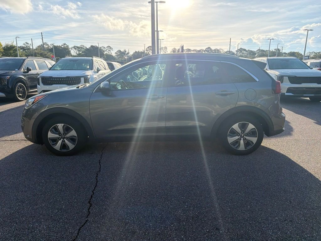 Used 2018 Metal Stream Kia LX image 7