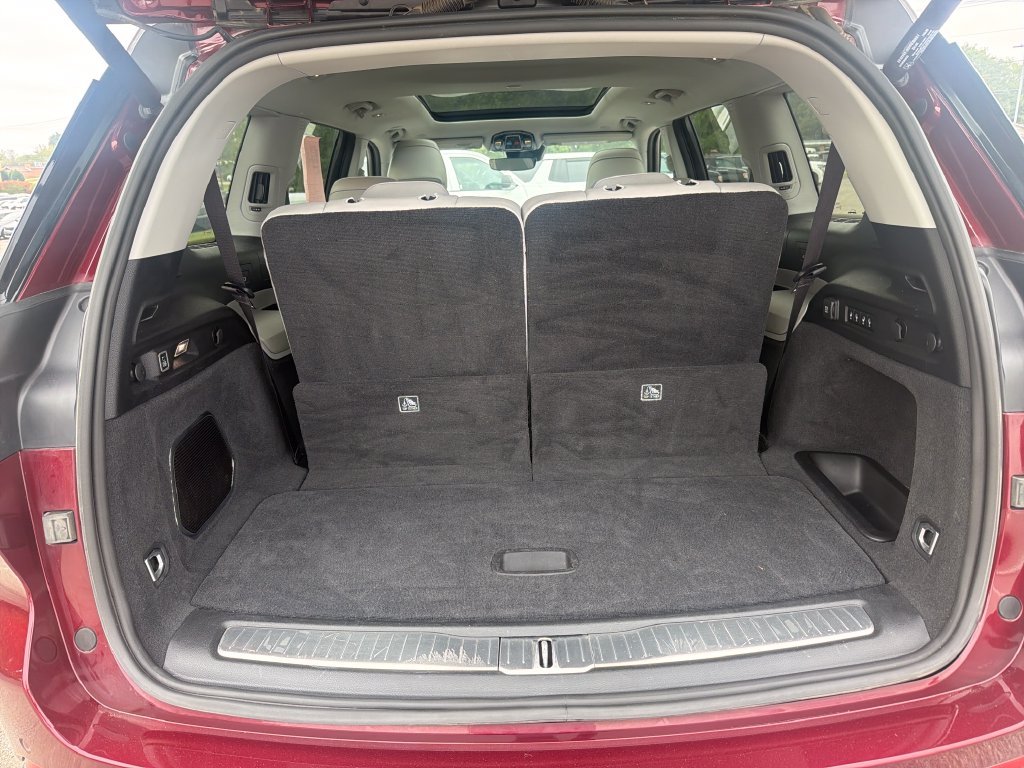 Used 2023 Red Jeep Overland image 25