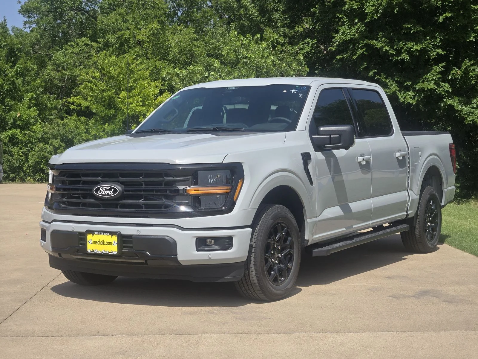 New 2026 Avalanche Ford XLT image 2