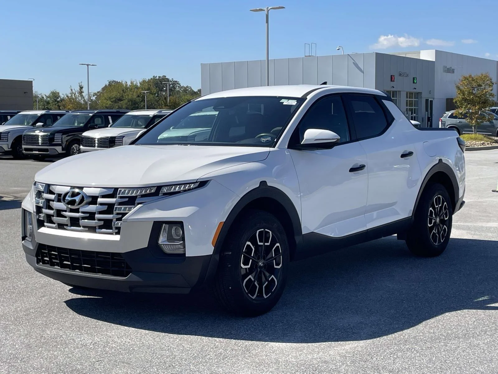 Used 2023 Atlas White Hyundai SEL image 25