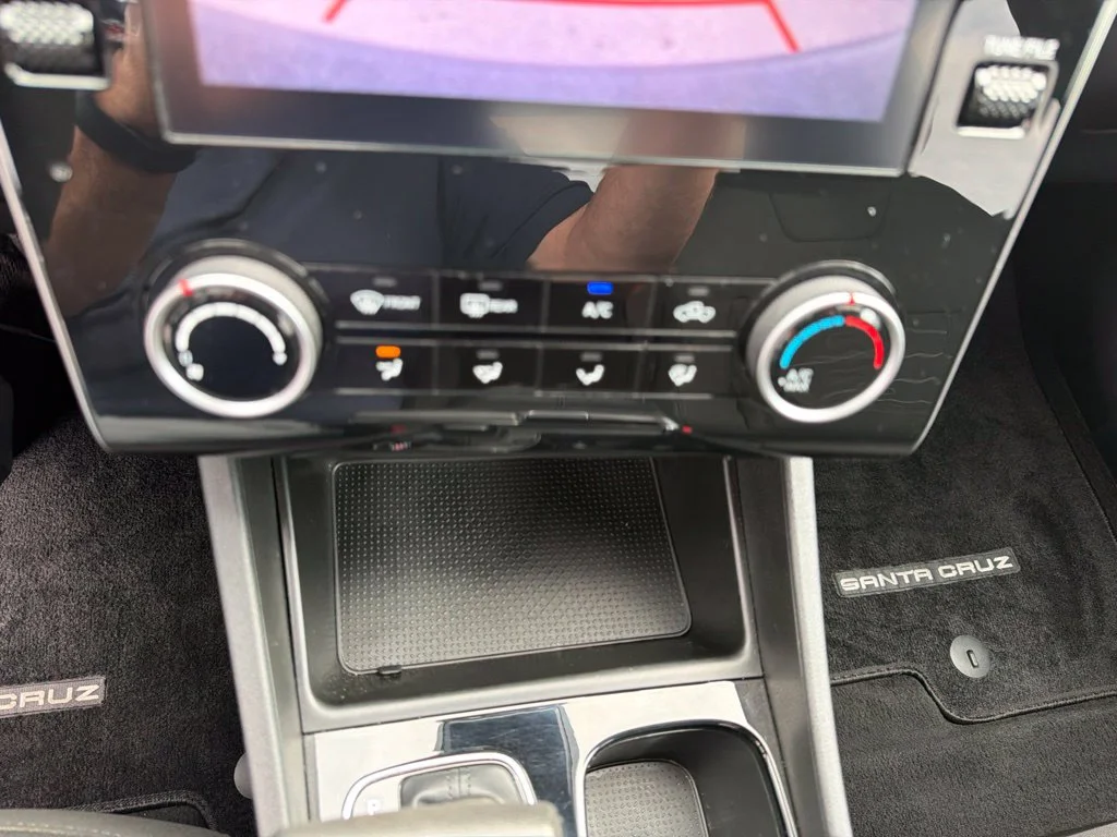 Used 2023 Sand Hyundai SE image 14