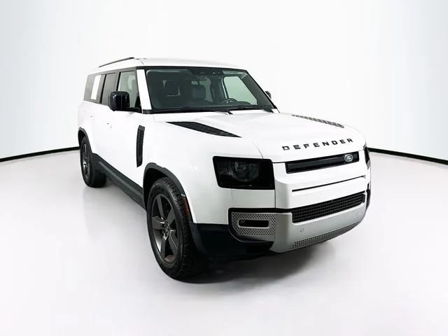 Certified Used 2025 Fuji White Land Rover S image 3