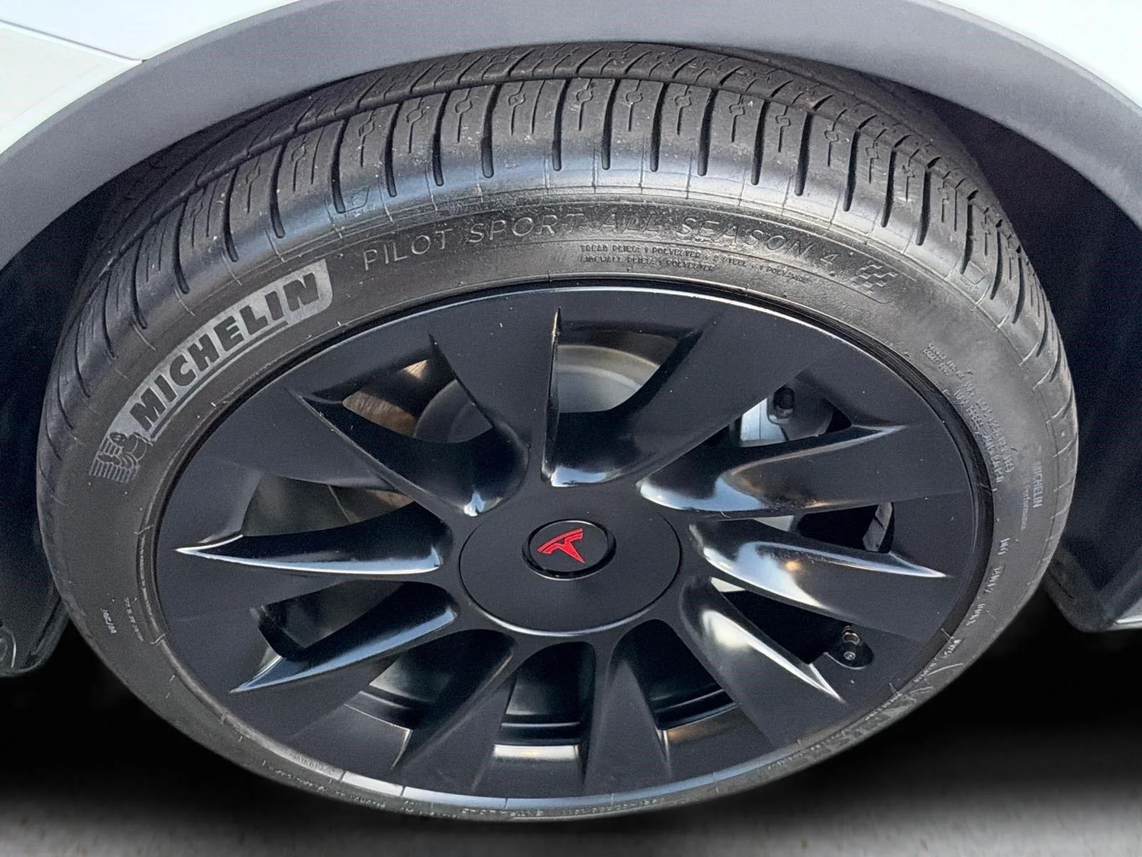 Used 2020  Tesla Long Range image 18