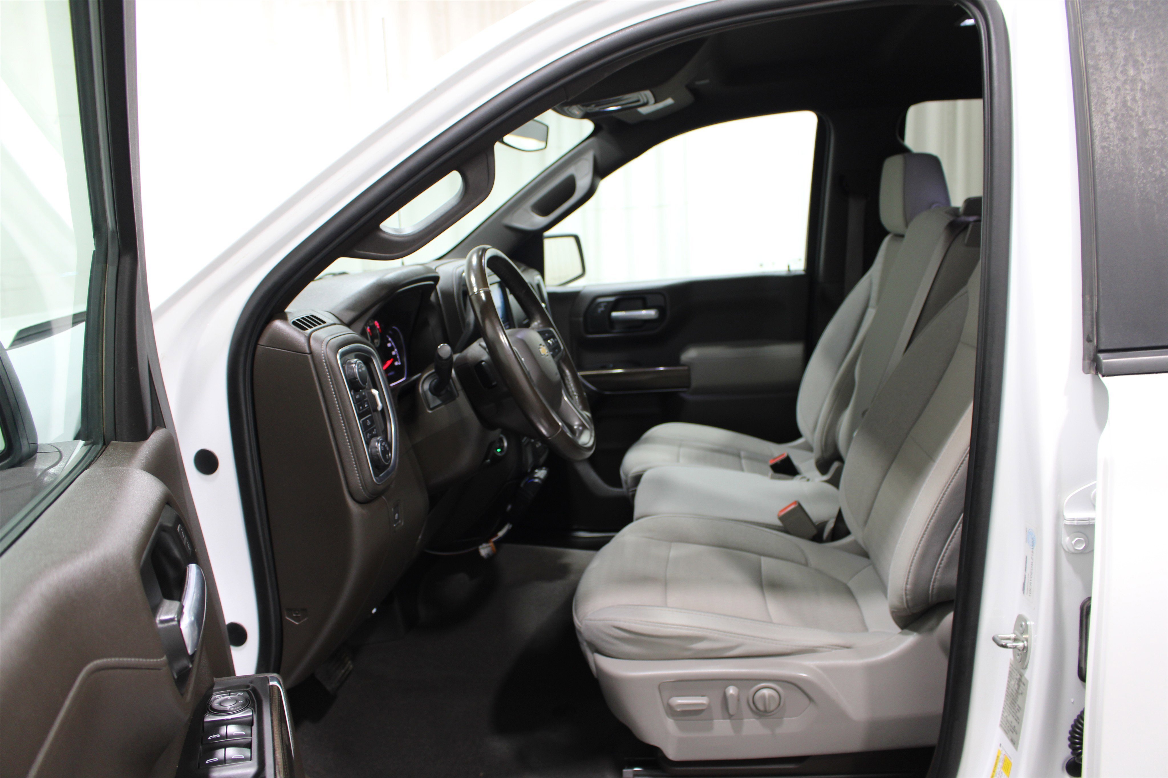 Used 2020 Summit White Chevrolet LT image 3