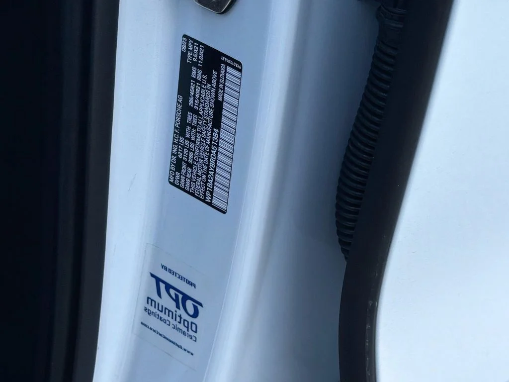 Used 2024  Porsche Base image 33