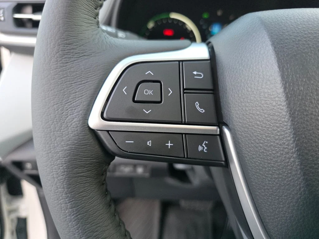 New 2026 Wind Chill Pearl <sup>1</sup> Toyota  XLE image 31