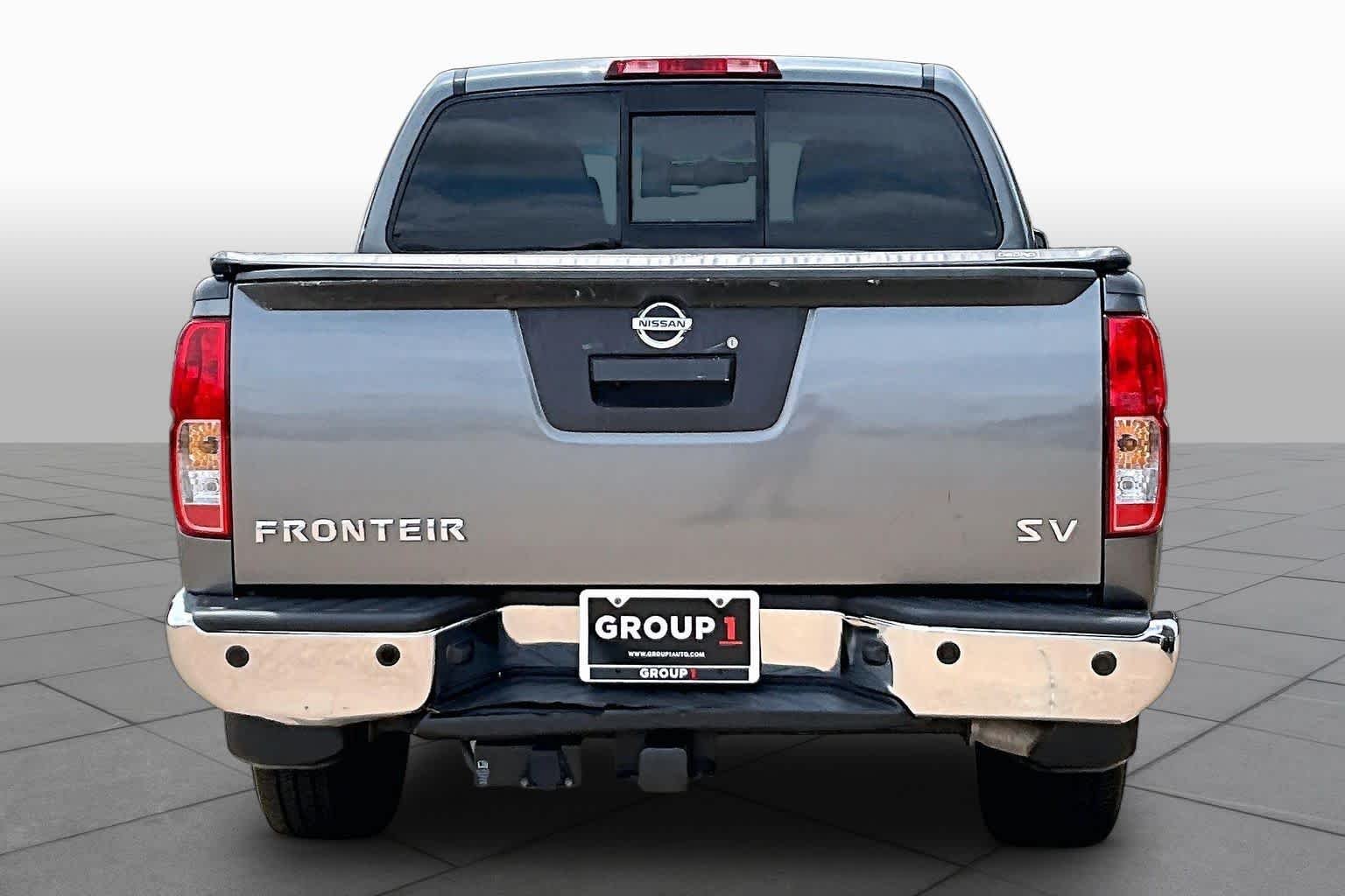 Used 2018 Gun Metallic Nissan SV V6 image 5