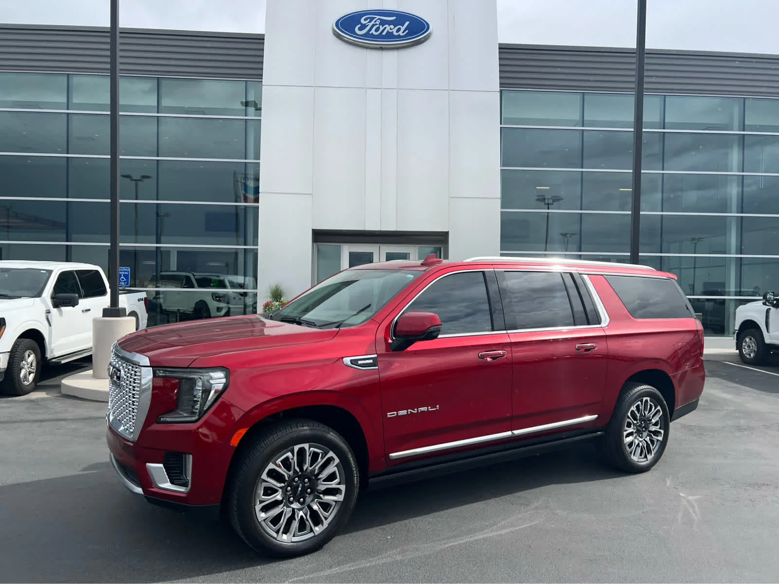 2024 GMC Yukon Denali AWD's photo