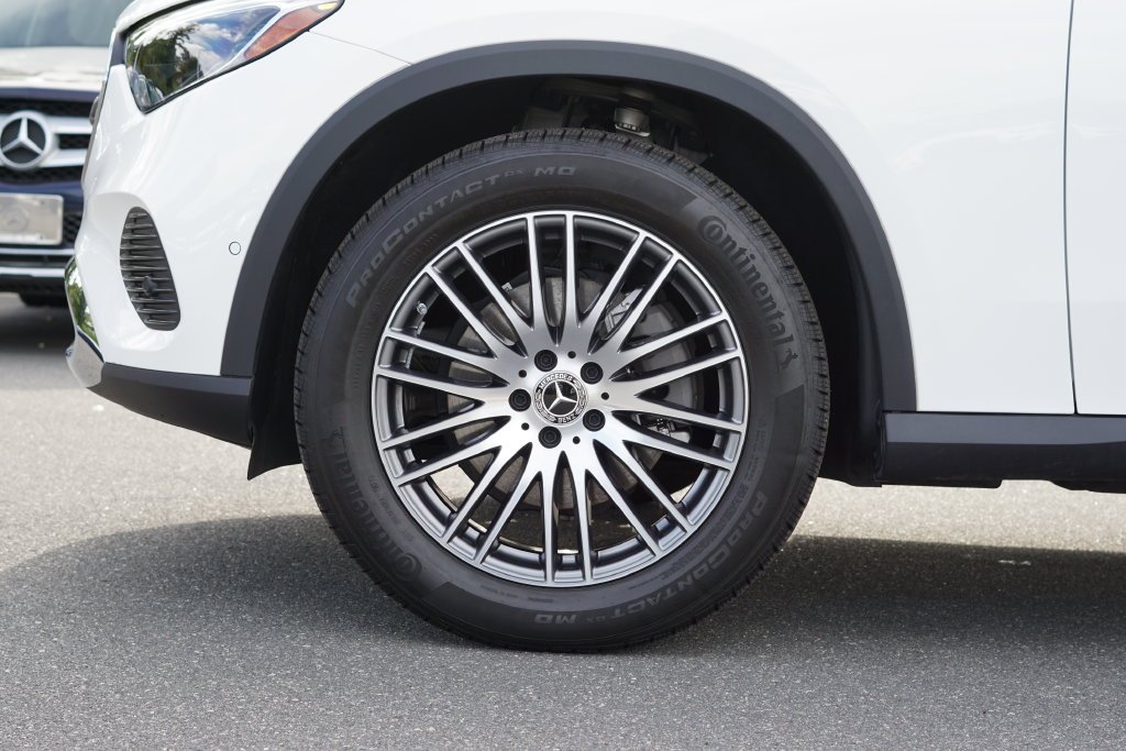 Certified Used 2024 Polar White Mercedes-Benz GLC 300 image 9