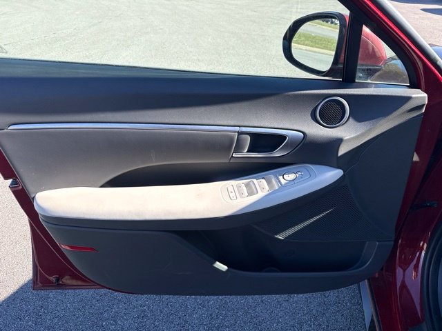 Used 2024 Red Hyundai SEL image 11