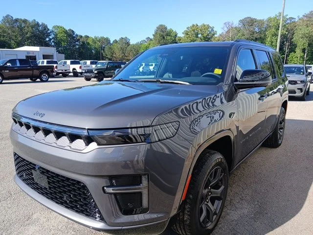 New 2026 Baltic-Gray Metallic Clear-Coat Exterior Paint Jeep Limited Altitude image 8