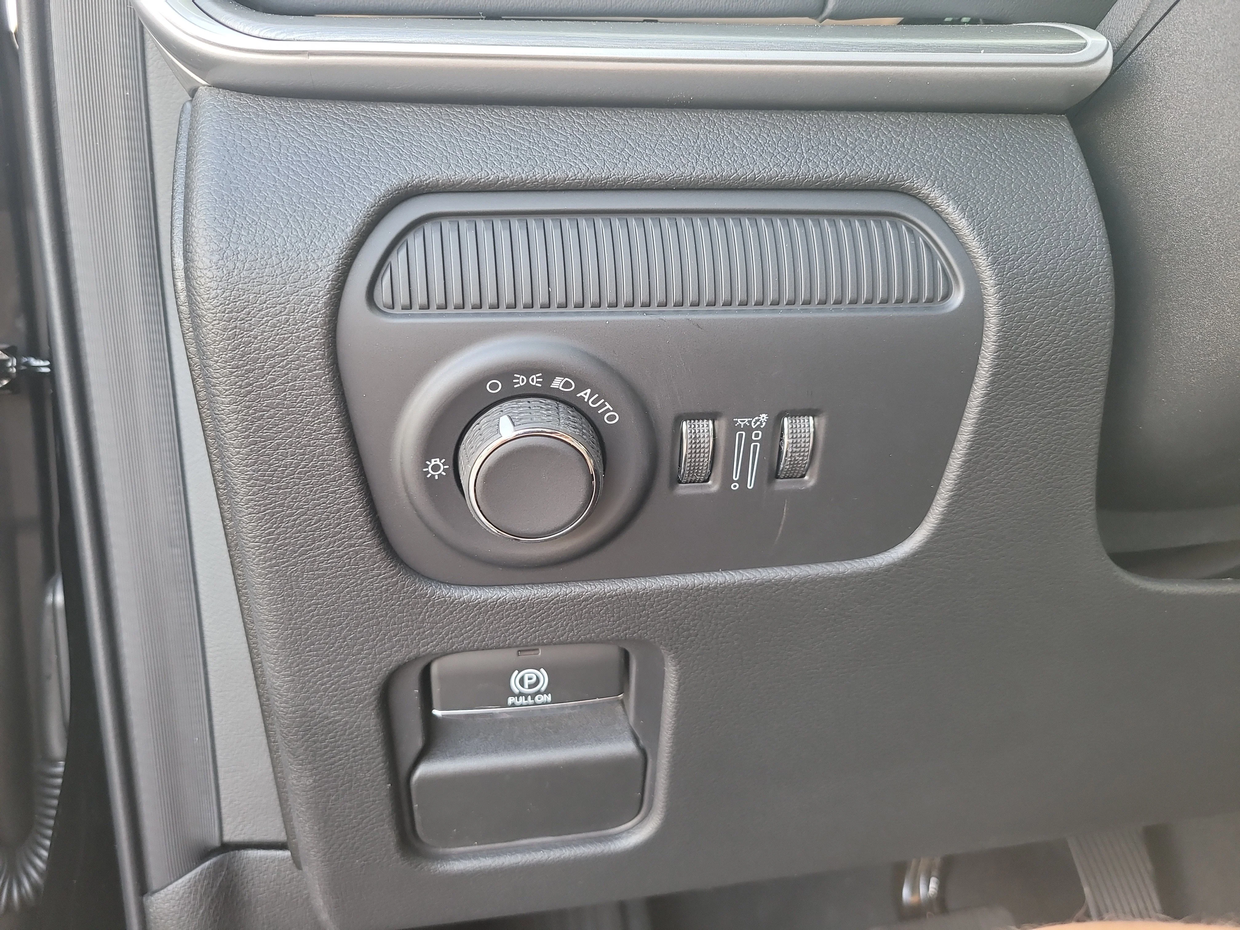 New 2026 High Gloss Black Jeep Limited Reserve image 24