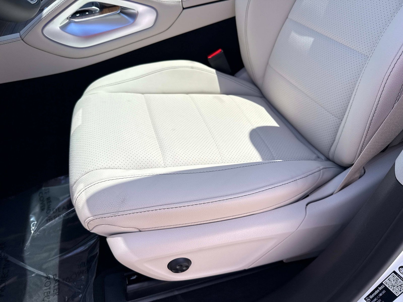 New 2026 Polar White Mercedes-Benz 350 4MATIC® SUV image 21