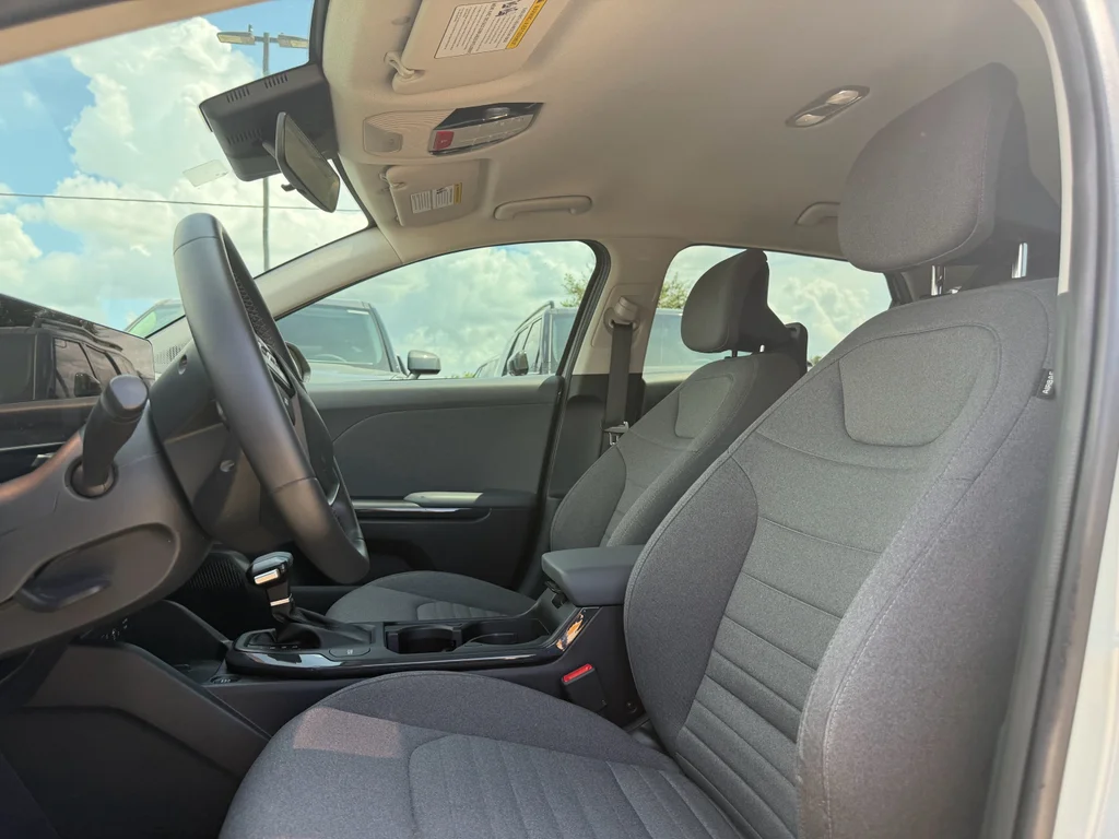 Used 2025 Morning Haze Kia EX image 10