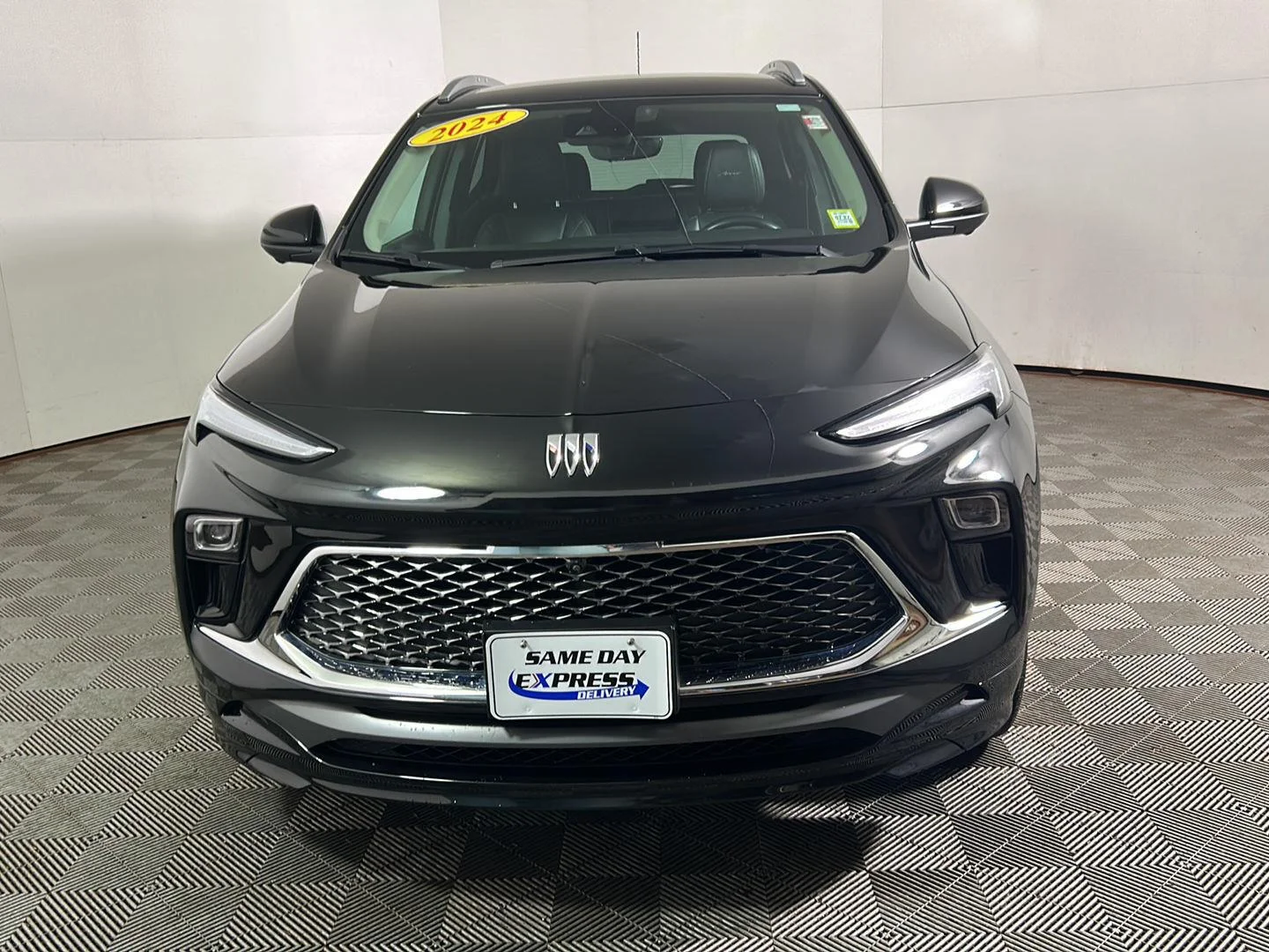 Used 2024 Ebony Twilight Metallic Buick Avenir image 12