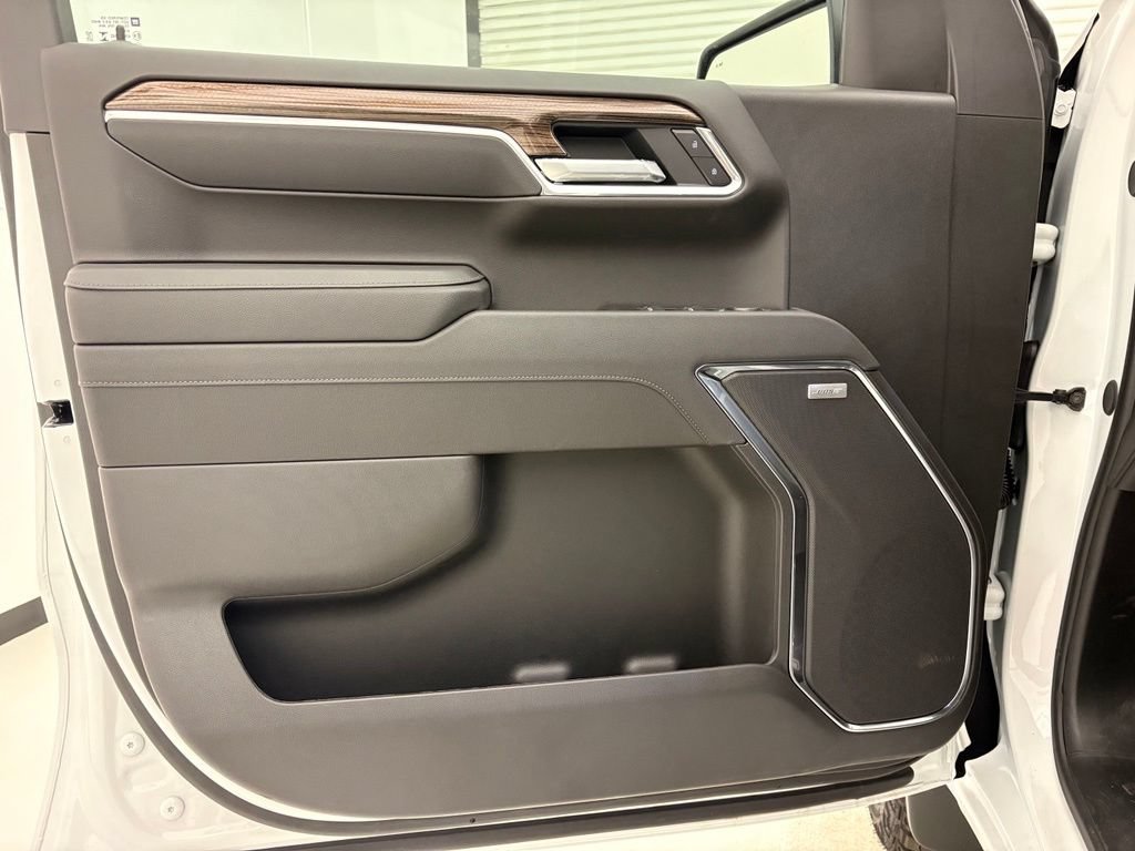 New 2026 Summit White Chevrolet LT Trail Boss image 31
