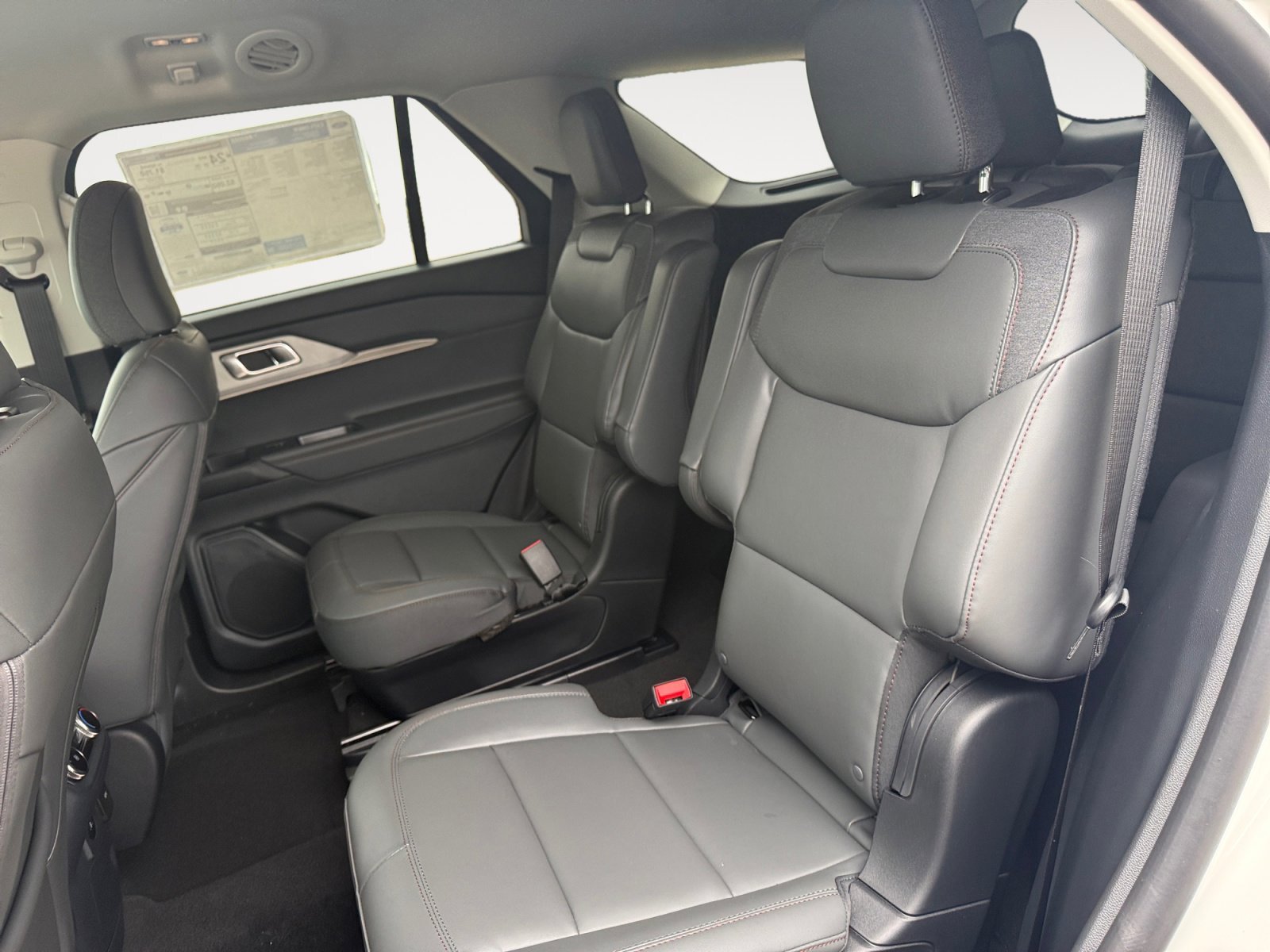 New 2026 Star White Metallic Tri-Coat Ford Active image 22
