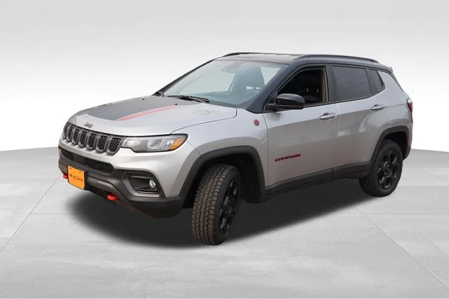 Used 2023 Silver Jeep Trailhawk image 11