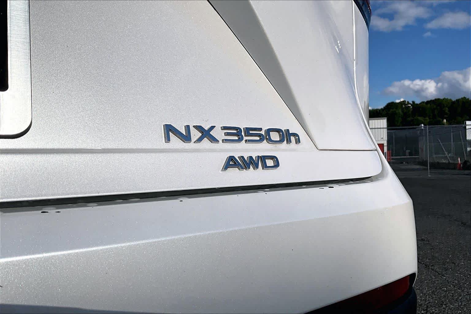 Used 2023 Eminent White Pearl Lexus  image 10