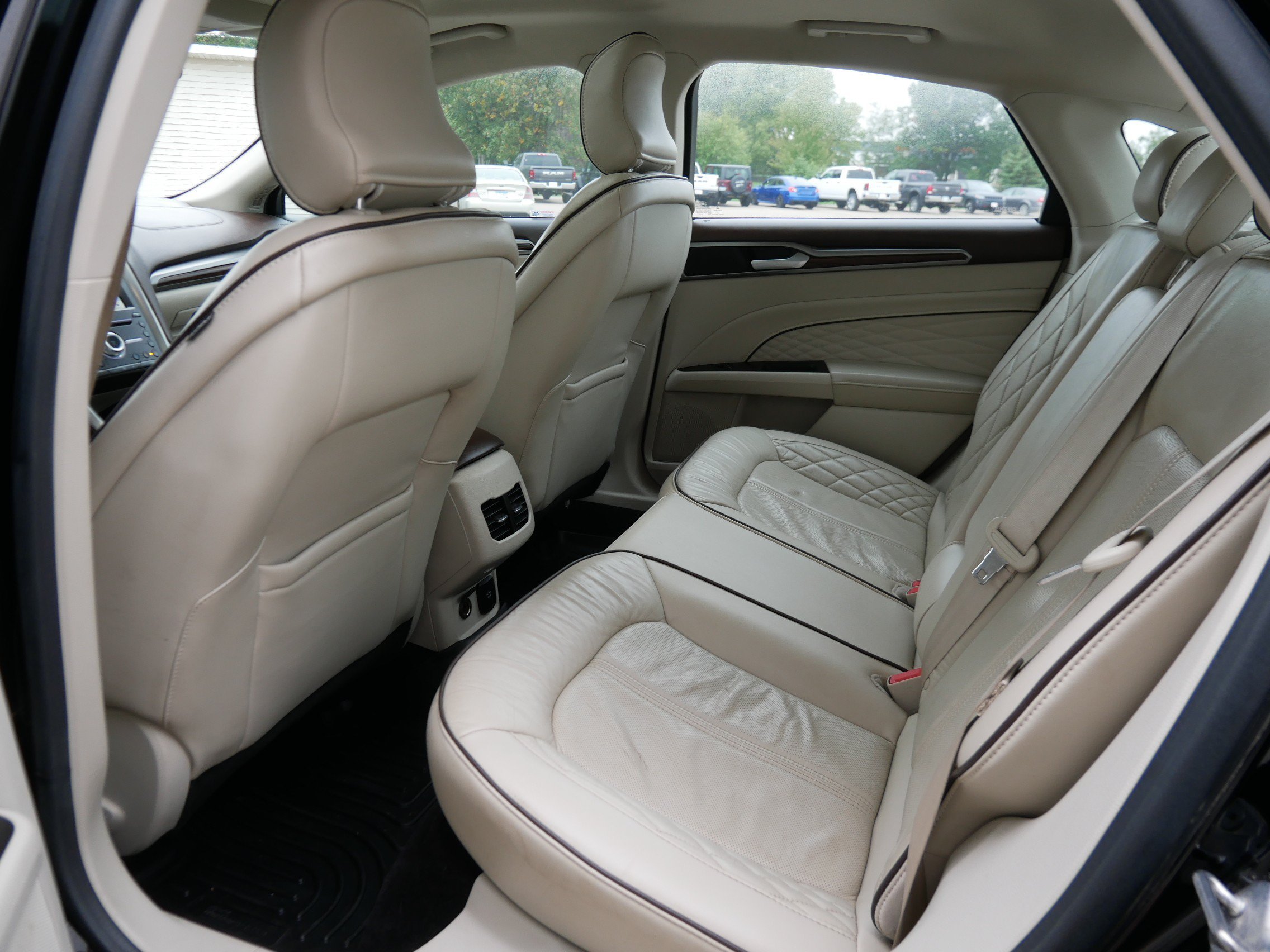 Used 2017 Black Ford Platinum image 11