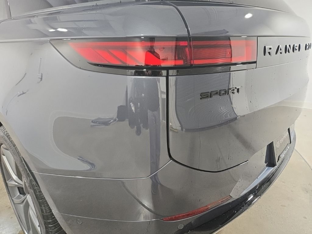 New 2026 Varesine Blue Land Rover Dynamic SE image 10