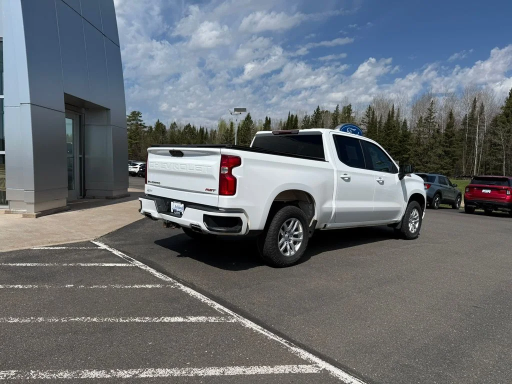 Used 2021 White Chevrolet RST image 3