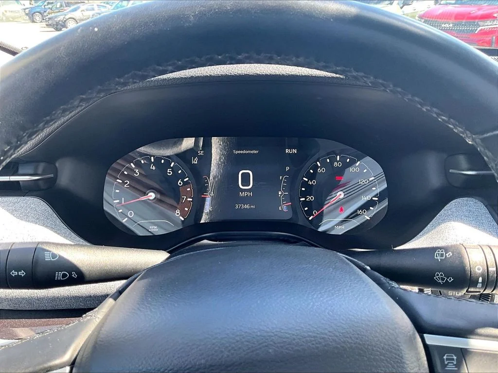 Used 2022 Red Jeep Latitude Lux image 21