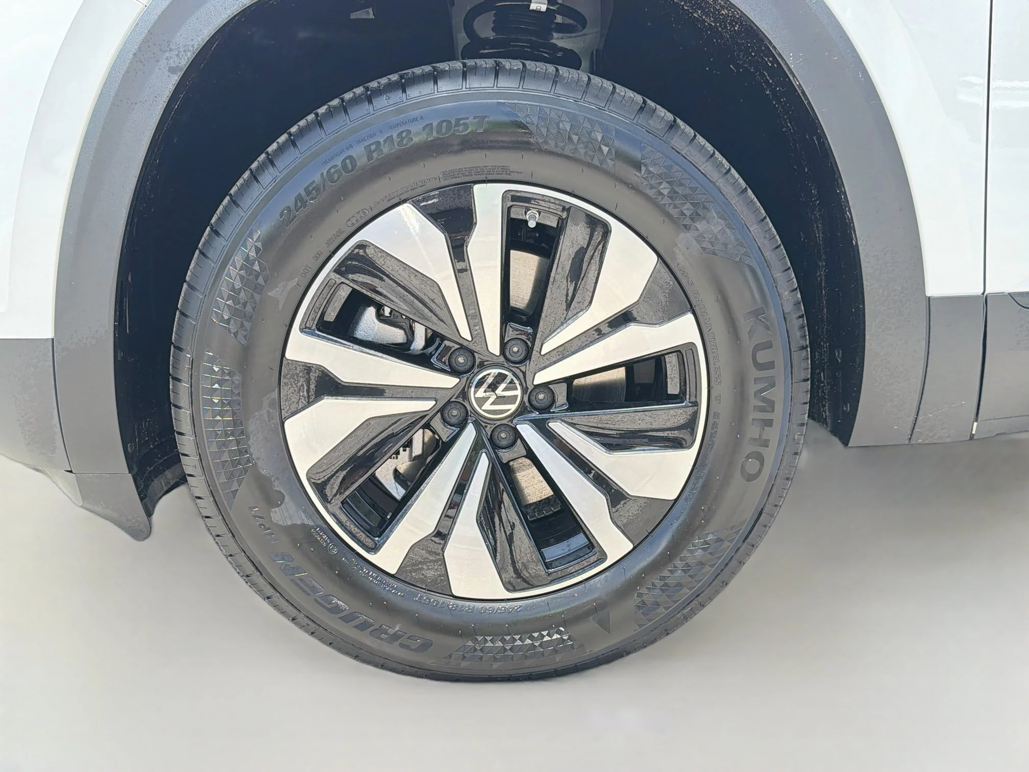 New 2026 White Pearl Volkswagen 2.0T SE image 39