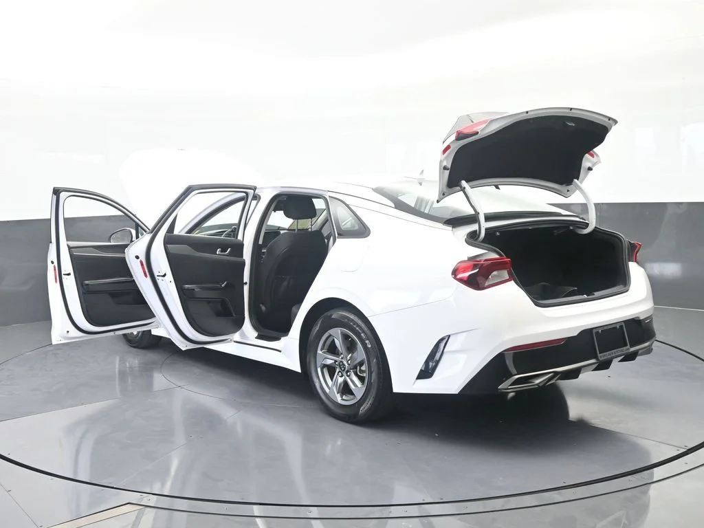 Used 2021 Glacial White Pearl Kia LXS image 78