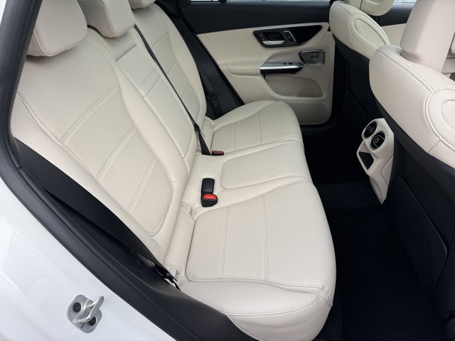 New 2026 Polar White Mercedes-Benz GLC 300 image 5