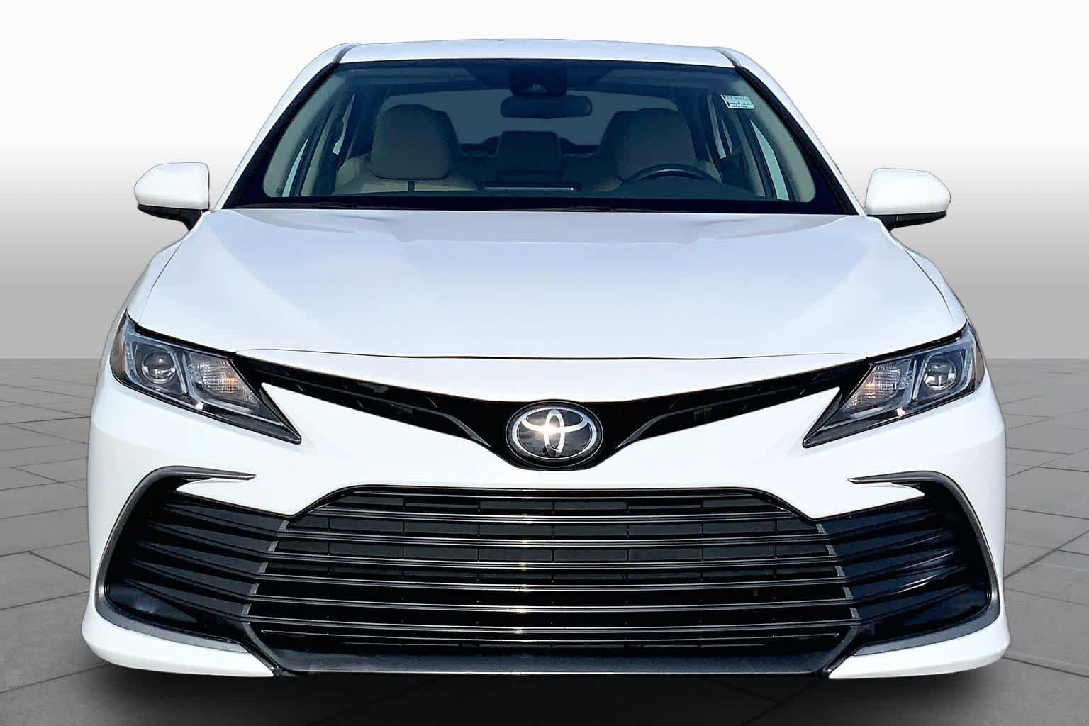 Used 2023 Ice Cap Toyota LE image 4