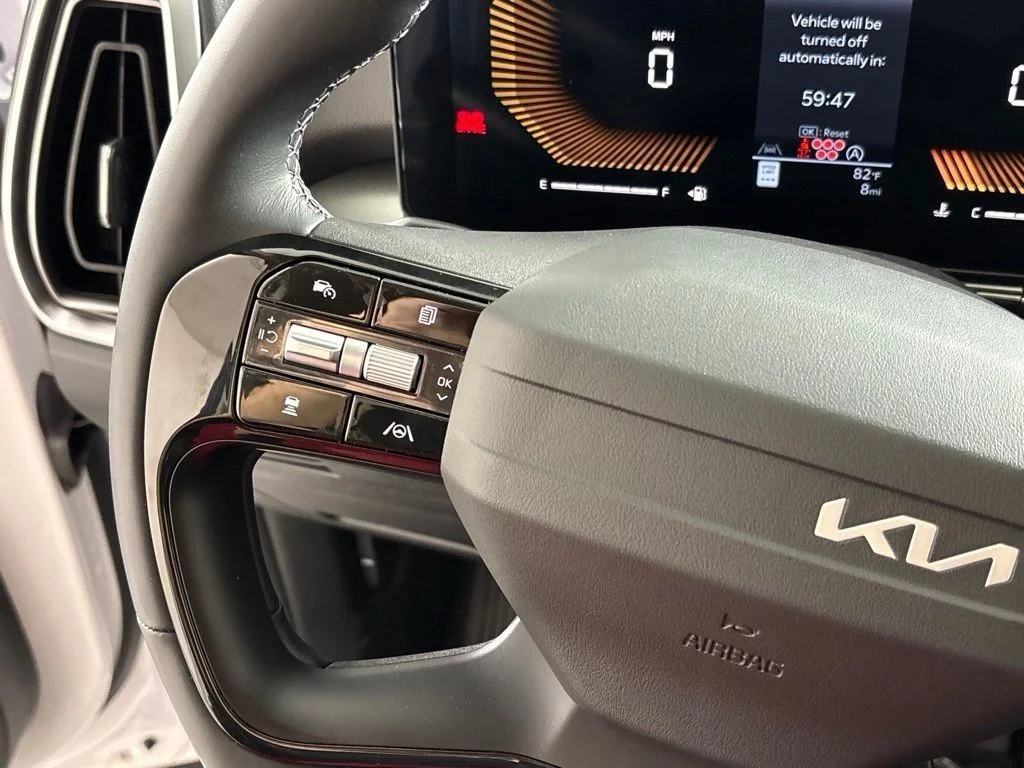 New 2026 Glacial White Pearl Kia LX image 31