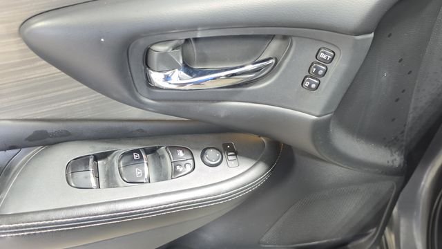 Used 2018 Brilliant Silver Metallic Nissan Platinum image 21