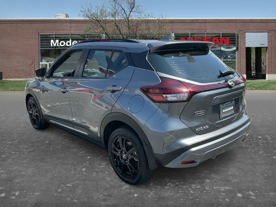 Used 2022 Gun Metallic Nissan SR image 2