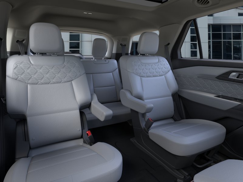 New 2026 Star White Metallic Tri-Coat Ford Platinum™ image 24