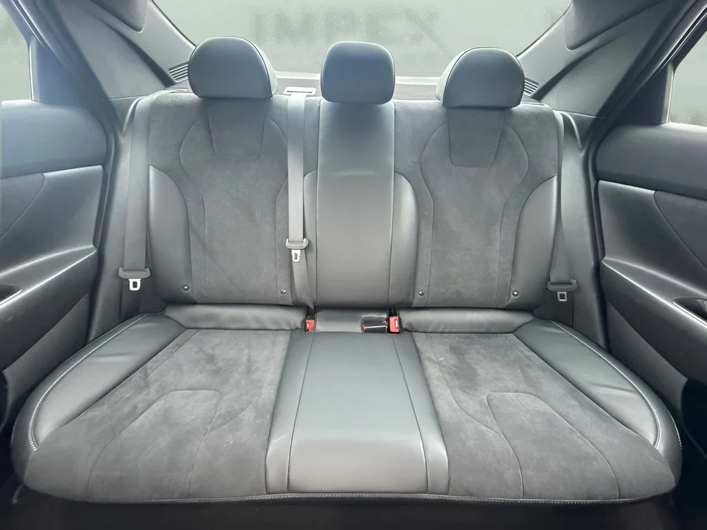 Used 2022 Black Hyundai Base image 7