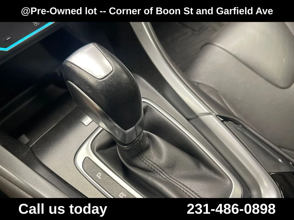 Used 2014 Silver Ford Titanium image 24