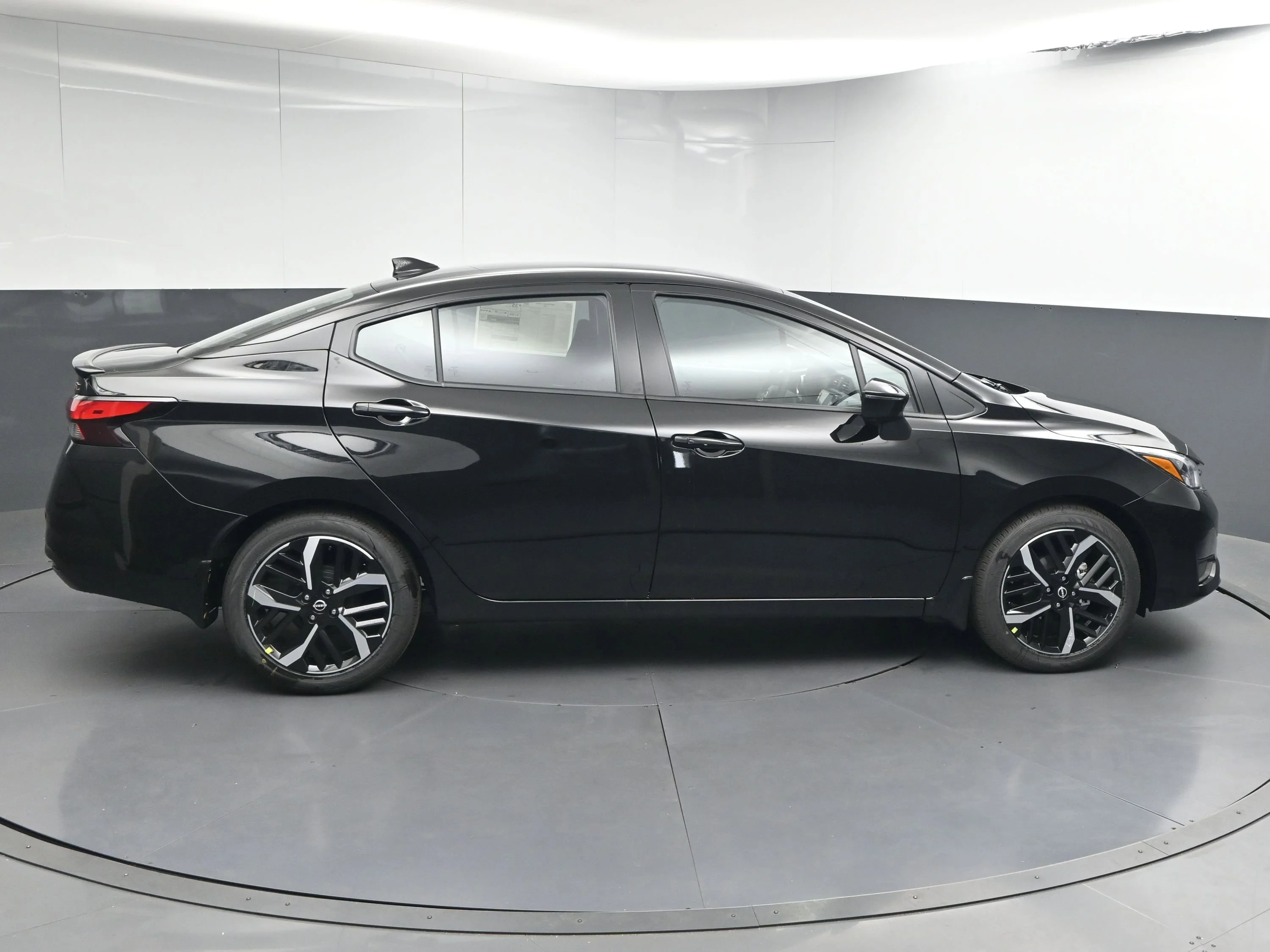 Used 2025 Super Black Nissan SR image 8