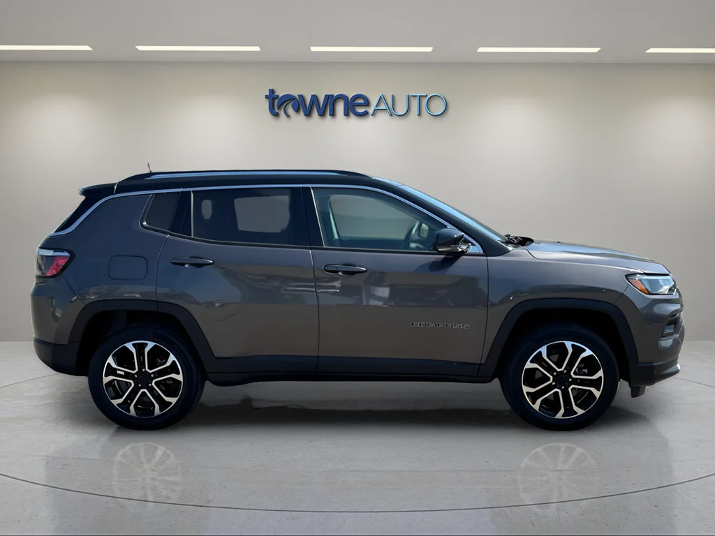 Used 2022 Gray Jeep Limited image 7