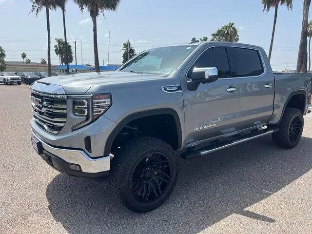 Used 2024 Sterling Metallic GMC SLT image 3