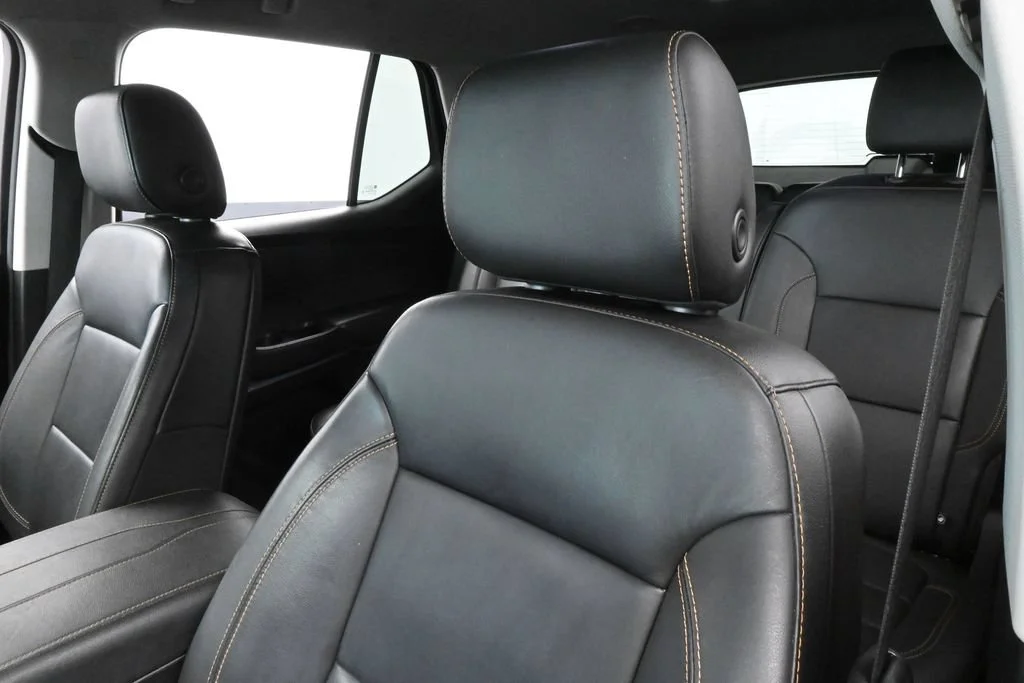 Used 2021 Mosaic Black Metallic Chevrolet RS image 18