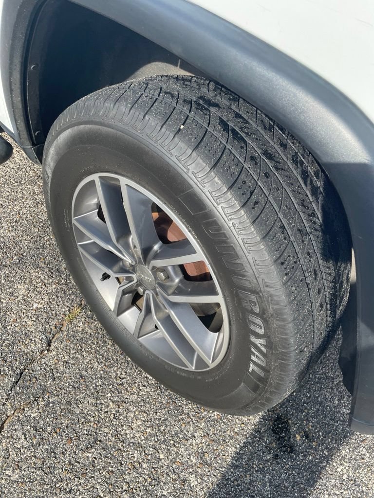 Used 2017 Bright White Clearcoat Jeep Limited image 8